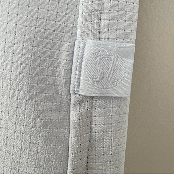 Lululemon Men’s Airing Easy Short-Sleeve Shirt Button Up Lightweight Blue Size M - Picture 9 of 15